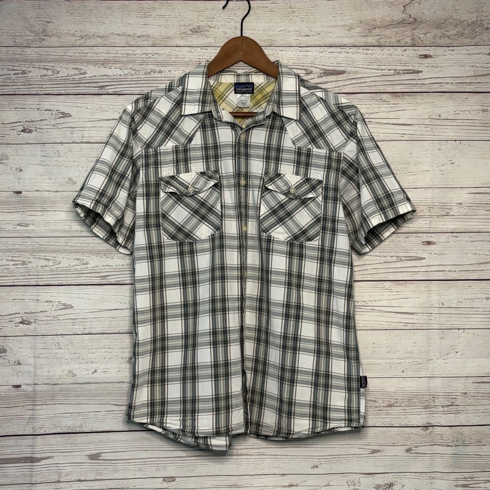 Patagonia Mens Organic Cotton Plaid Western Short Sleeve Shirt Grey White Medium